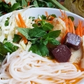 Cuisine de rue au Laos: Un voyage de saveurs locales