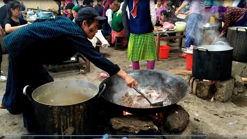 6 plats typiques essayer Hoang Su Phi marché ethnique