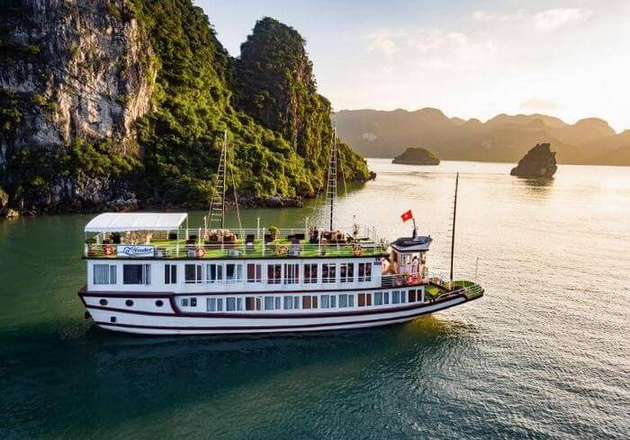 7 choses savoir réussir croisière baie halong bateau 3 étoiles