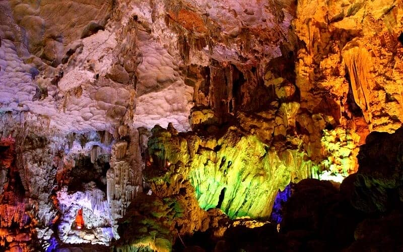 7 meilleures expériences baie Halong grottes 