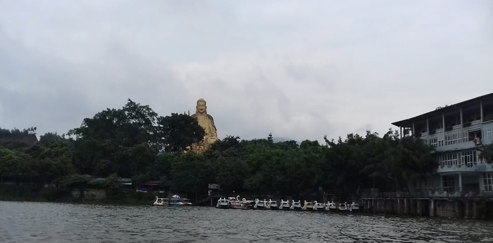 Pagode Thieng Thac Vang pagode_ho-nui-coc