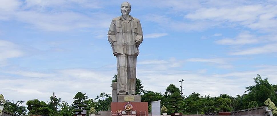 Vinh - Nghe An Statue-HCM