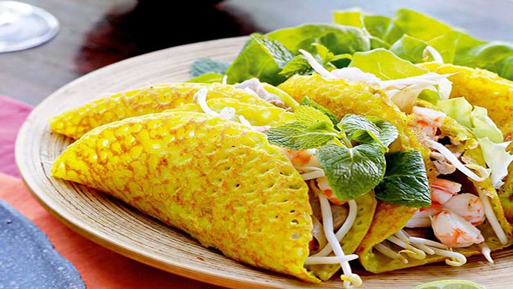 Bánh xèo, la crêpe dorée au goût unique
