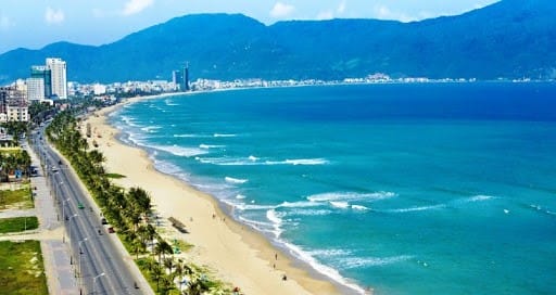 danang vietnam, entre plages et montagnes