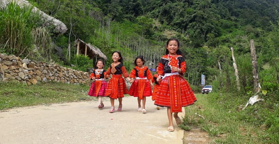 fillettes-hmong_Hang-kia