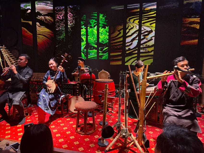 Entrée du théâtre CHÀO Show au centre de Hô Chi Minh-Ville