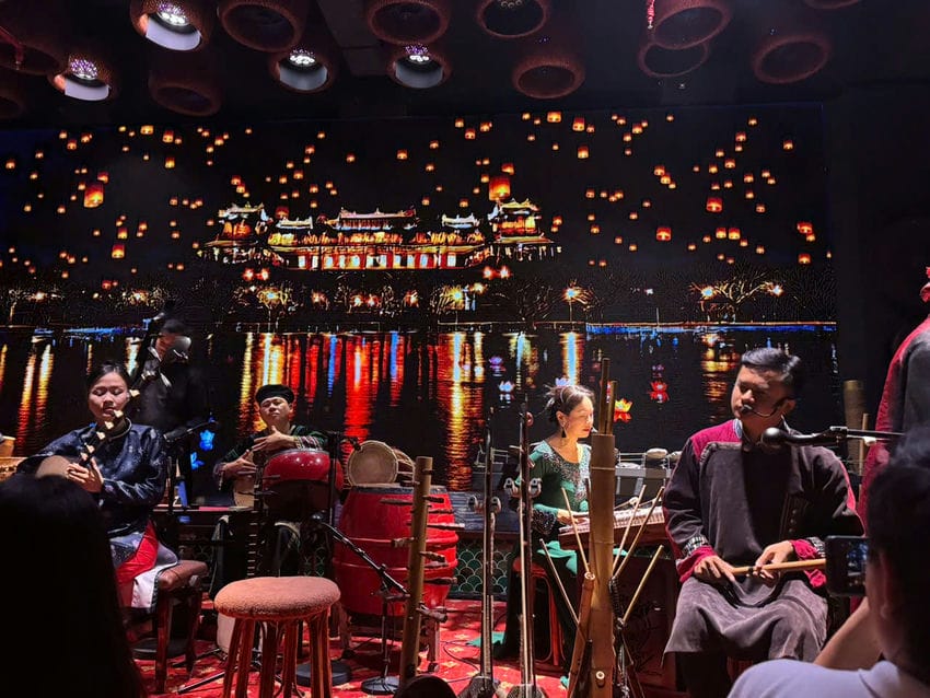 Entrée du théâtre CHÀO Show au centre de Hô Chi Minh-Ville