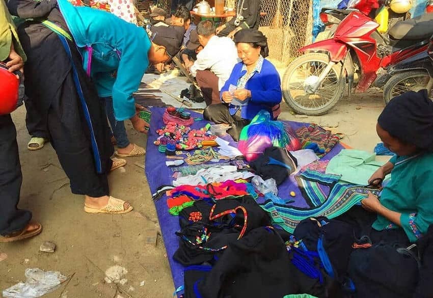 marchés ethniques Hoang Su Phi étale